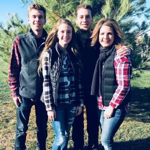 Meet your Posher, Shari